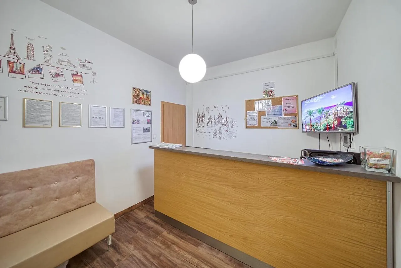 Hostel Orange Praga 2*,